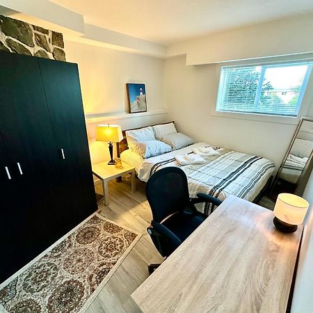 Cozy & Bright Home With Parking Victoria Exterior foto