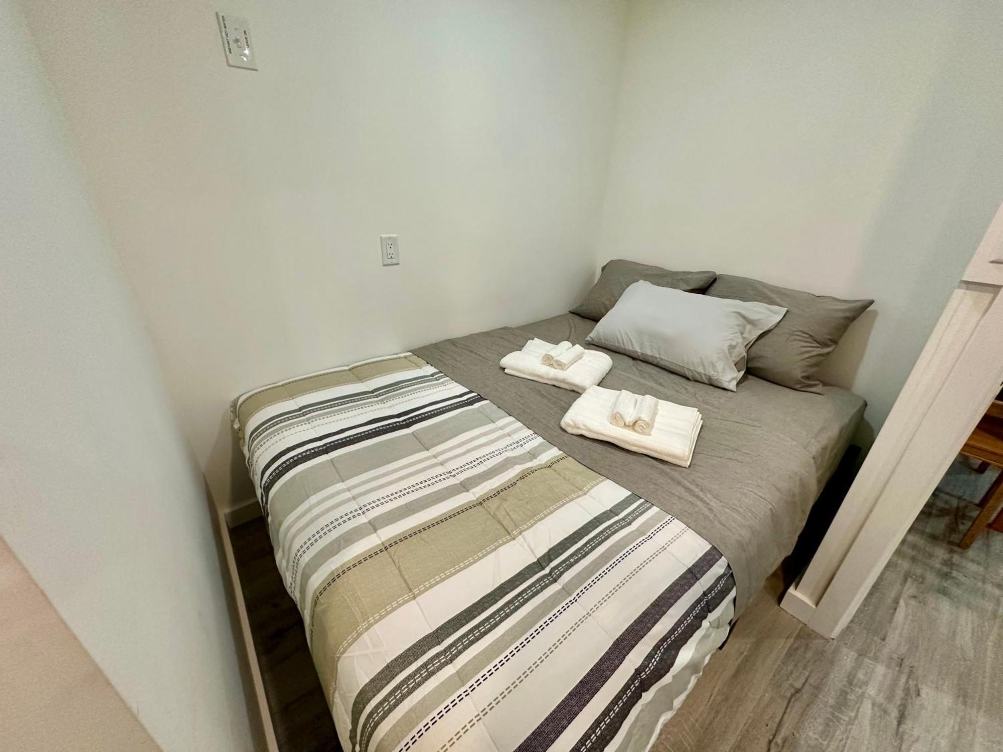 Cozy & Bright Home With Parking Victoria Exterior foto